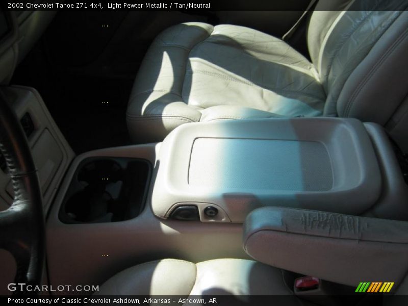 Light Pewter Metallic / Tan/Neutral 2002 Chevrolet Tahoe Z71 4x4
