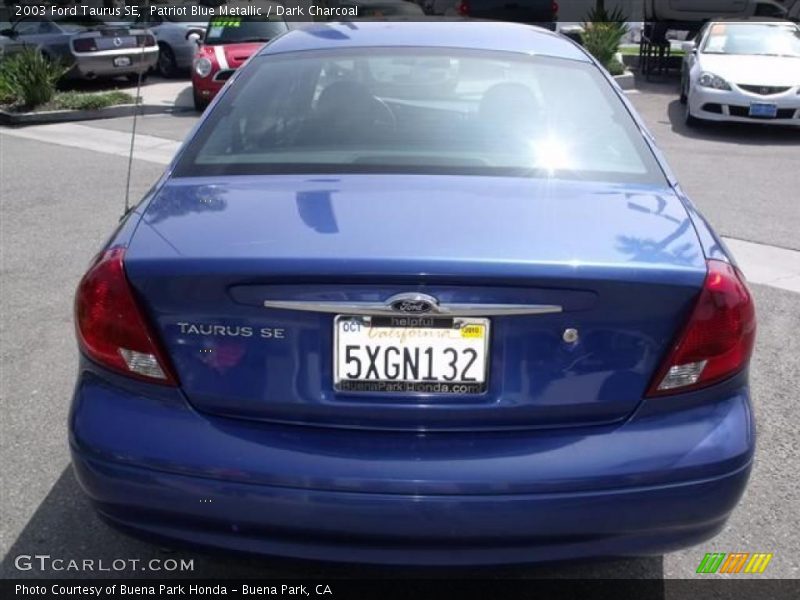 Patriot Blue Metallic / Dark Charcoal 2003 Ford Taurus SE