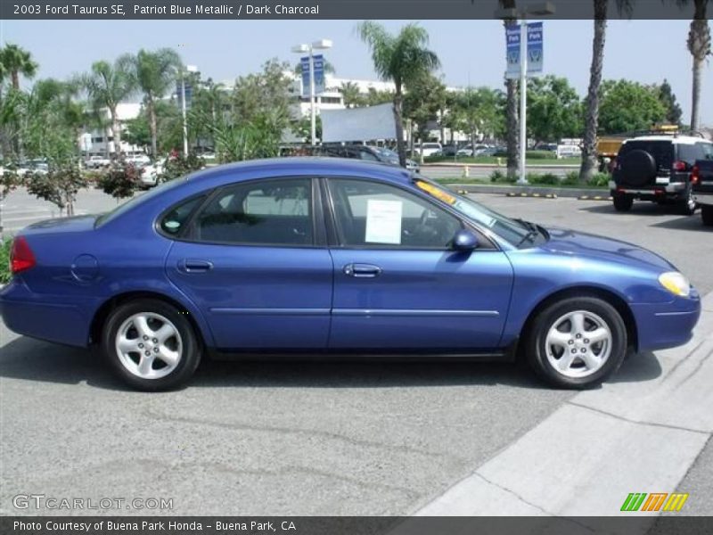 Patriot Blue Metallic / Dark Charcoal 2003 Ford Taurus SE