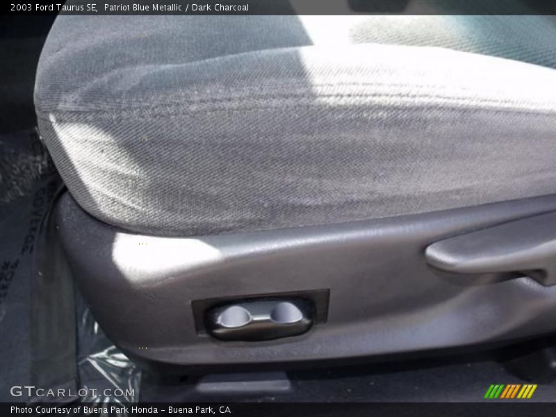 Patriot Blue Metallic / Dark Charcoal 2003 Ford Taurus SE