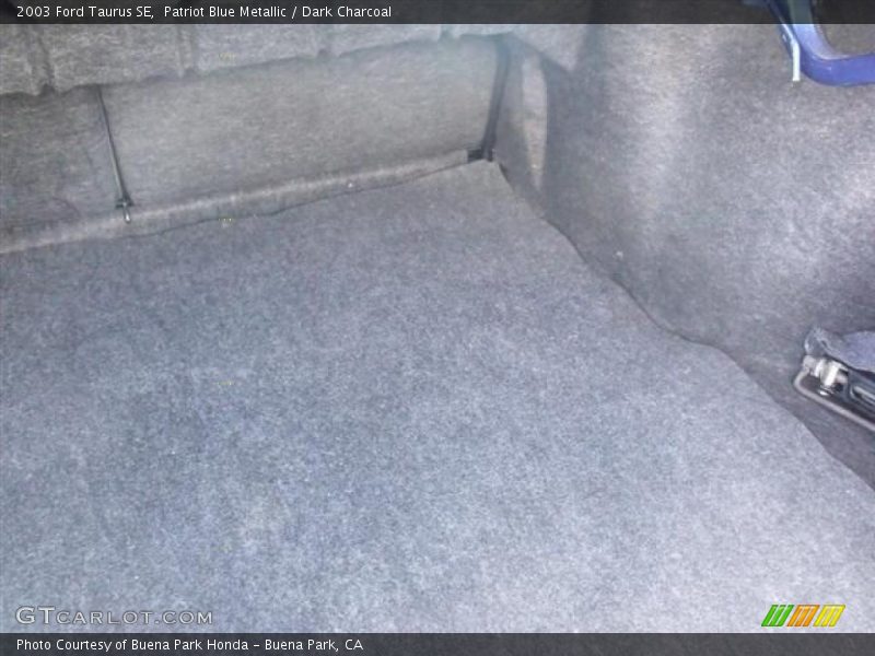 Patriot Blue Metallic / Dark Charcoal 2003 Ford Taurus SE