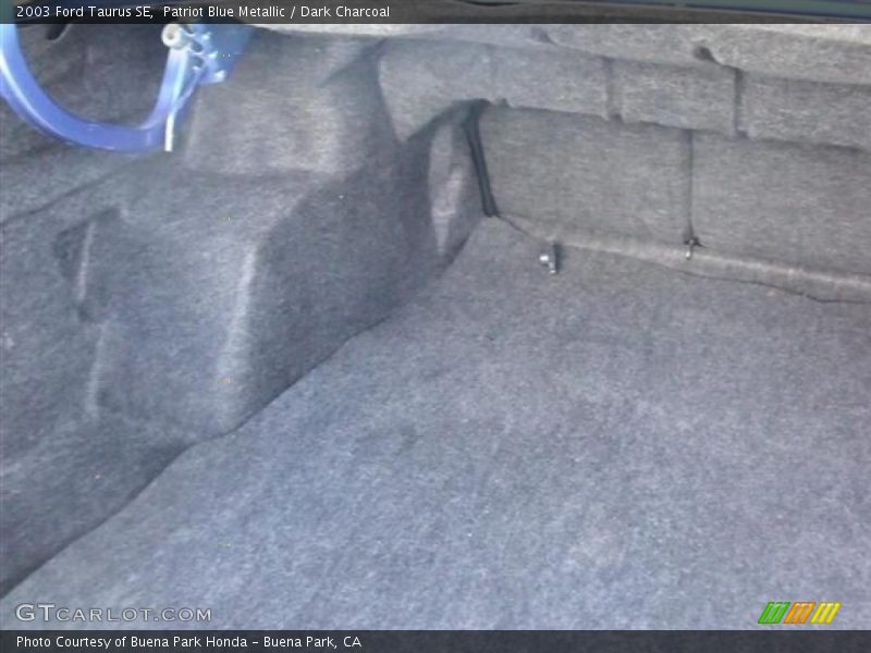 Patriot Blue Metallic / Dark Charcoal 2003 Ford Taurus SE