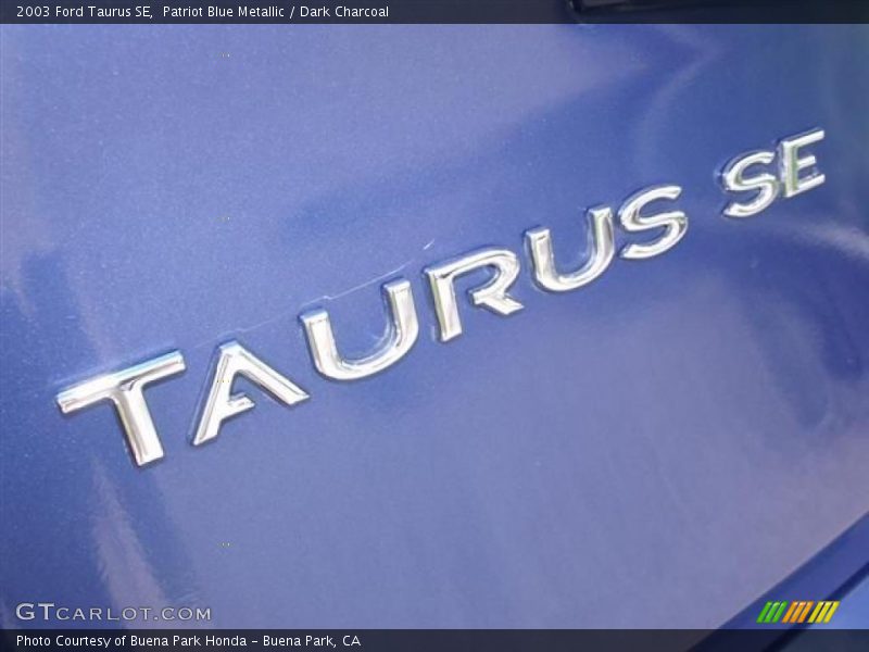 Patriot Blue Metallic / Dark Charcoal 2003 Ford Taurus SE