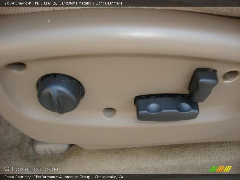 Sandstone Metallic / Light Cashmere 2004 Chevrolet TrailBlazer LS