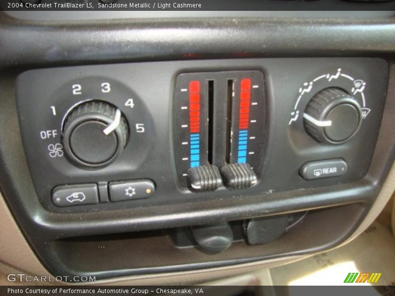 Sandstone Metallic / Light Cashmere 2004 Chevrolet TrailBlazer LS