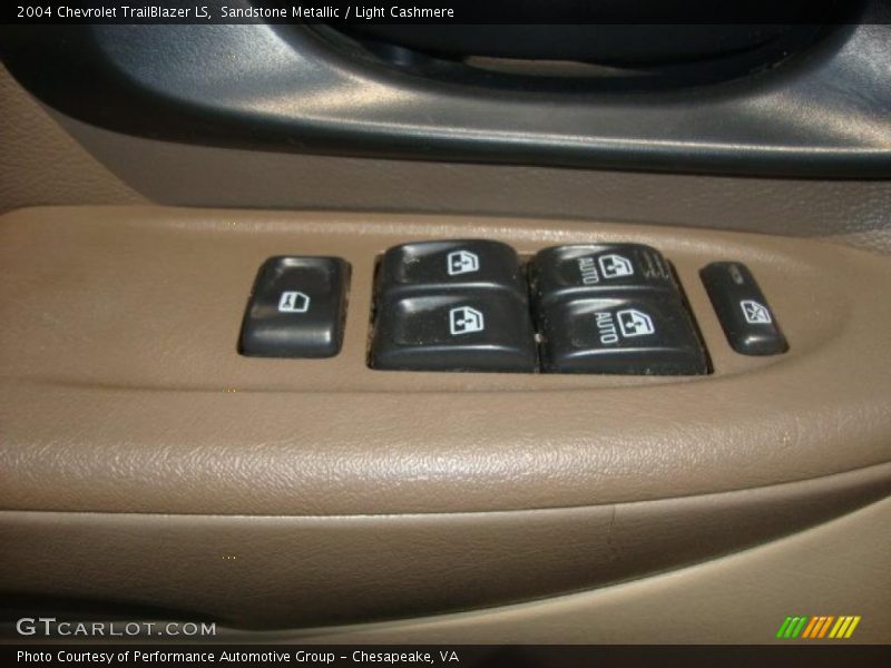 Sandstone Metallic / Light Cashmere 2004 Chevrolet TrailBlazer LS