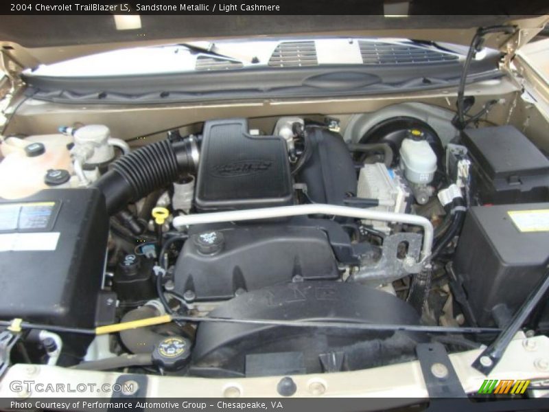 Sandstone Metallic / Light Cashmere 2004 Chevrolet TrailBlazer LS