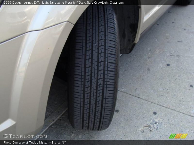 Light Sandstone Metallic / Dark Slate Gray/Light Graystone 2009 Dodge Journey SXT