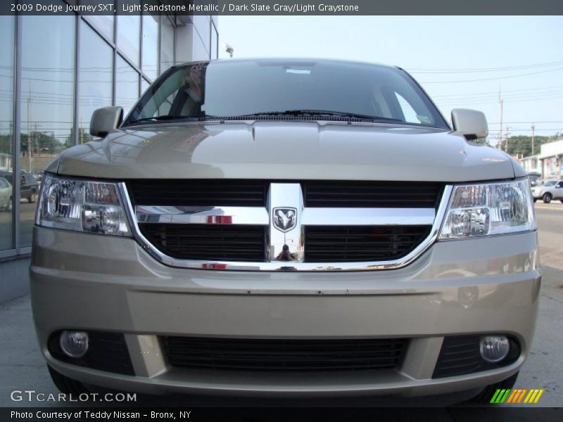 Light Sandstone Metallic / Dark Slate Gray/Light Graystone 2009 Dodge Journey SXT