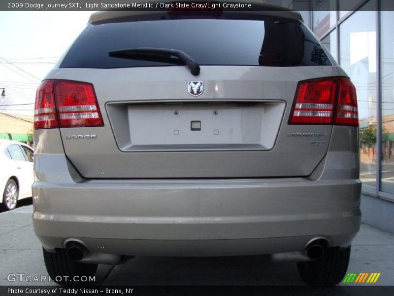 Light Sandstone Metallic / Dark Slate Gray/Light Graystone 2009 Dodge Journey SXT