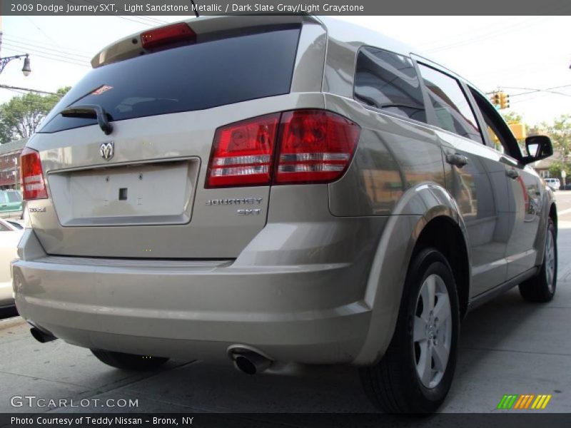 Light Sandstone Metallic / Dark Slate Gray/Light Graystone 2009 Dodge Journey SXT