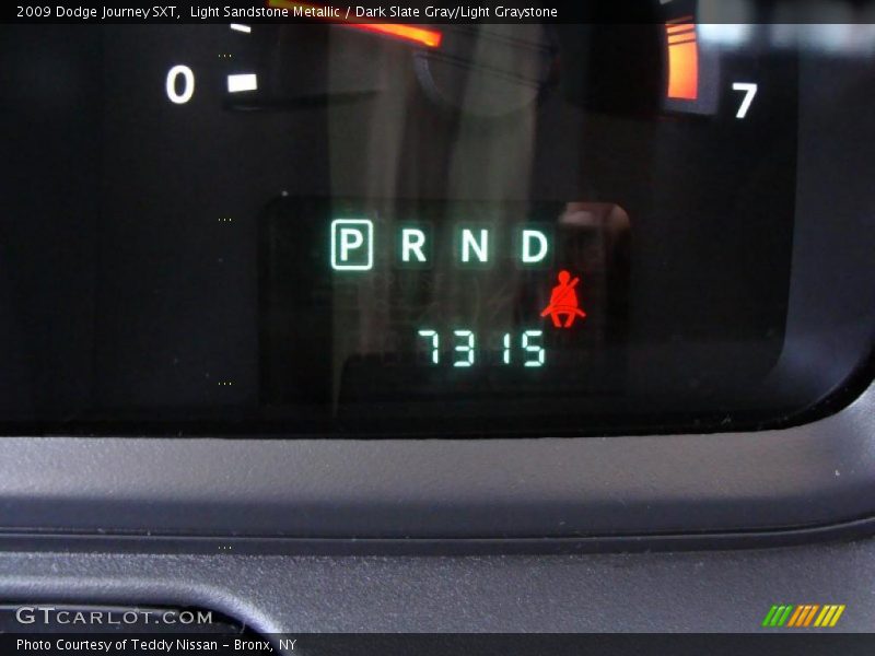 Light Sandstone Metallic / Dark Slate Gray/Light Graystone 2009 Dodge Journey SXT