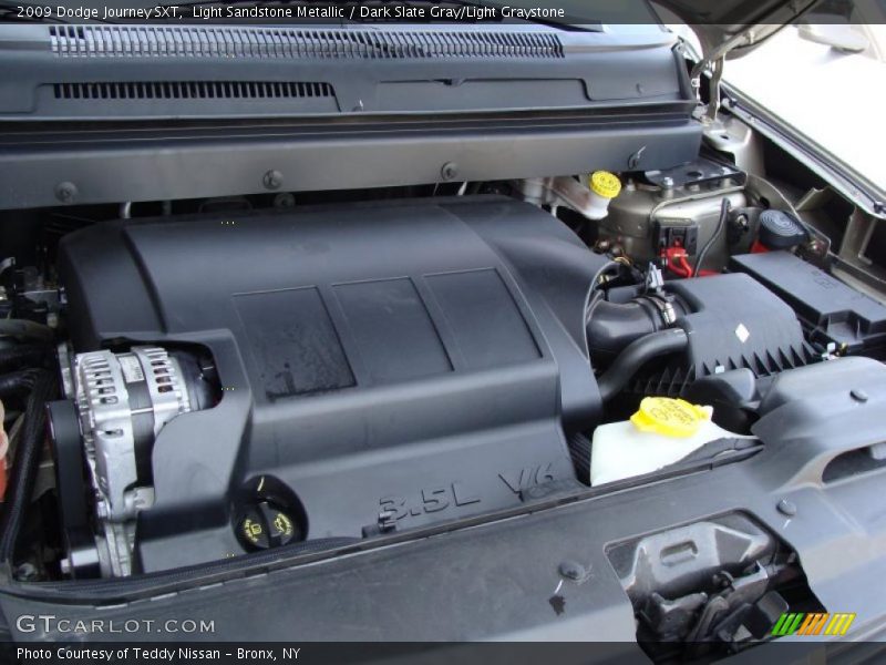 Light Sandstone Metallic / Dark Slate Gray/Light Graystone 2009 Dodge Journey SXT