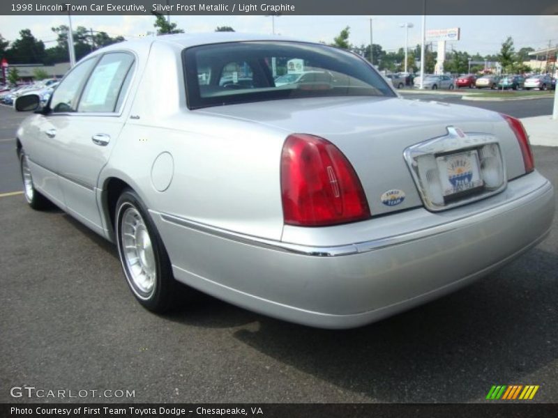 Silver Frost Metallic / Light Graphite 1998 Lincoln Town Car Executive