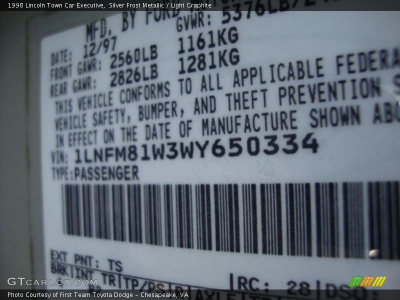 Silver Frost Metallic / Light Graphite 1998 Lincoln Town Car Executive