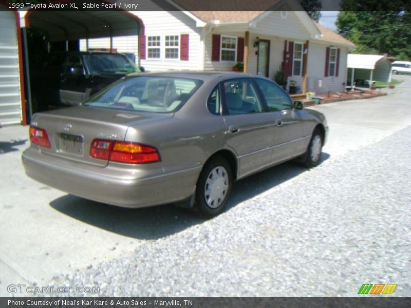 Sable Pearl / Ivory 1999 Toyota Avalon XL