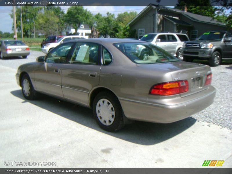 Sable Pearl / Ivory 1999 Toyota Avalon XL