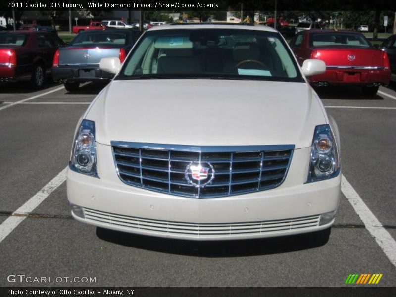 White Diamond Tricoat / Shale/Cocoa Accents 2011 Cadillac DTS Luxury