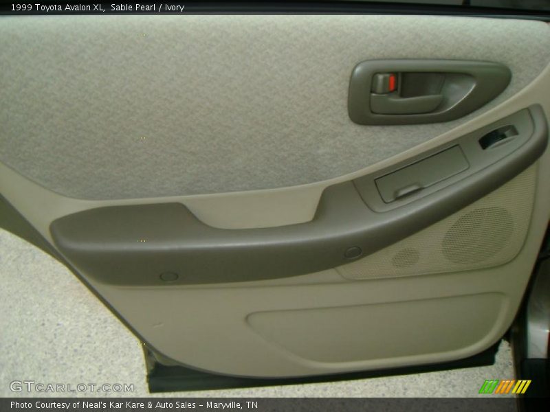 Sable Pearl / Ivory 1999 Toyota Avalon XL