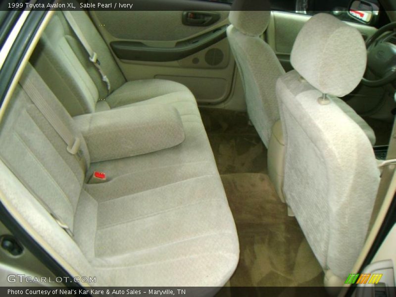 Sable Pearl / Ivory 1999 Toyota Avalon XL