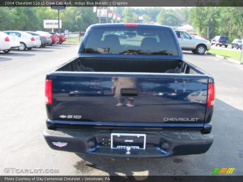 Indigo Blue Metallic / Graphite 2004 Chevrolet S10 LS Crew Cab 4x4