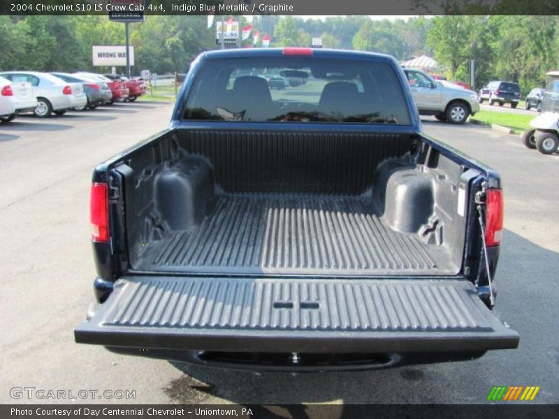 Indigo Blue Metallic / Graphite 2004 Chevrolet S10 LS Crew Cab 4x4