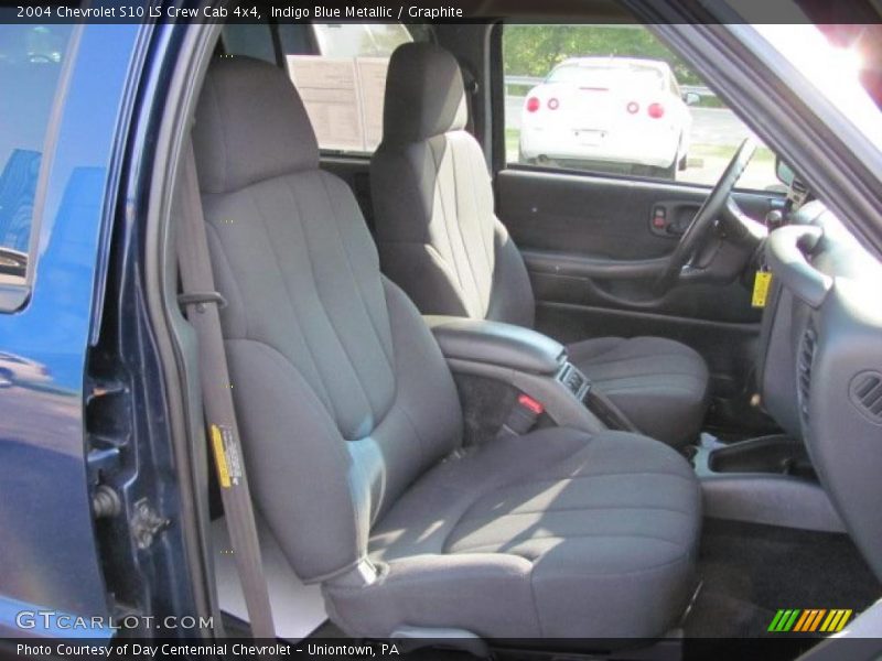 Indigo Blue Metallic / Graphite 2004 Chevrolet S10 LS Crew Cab 4x4