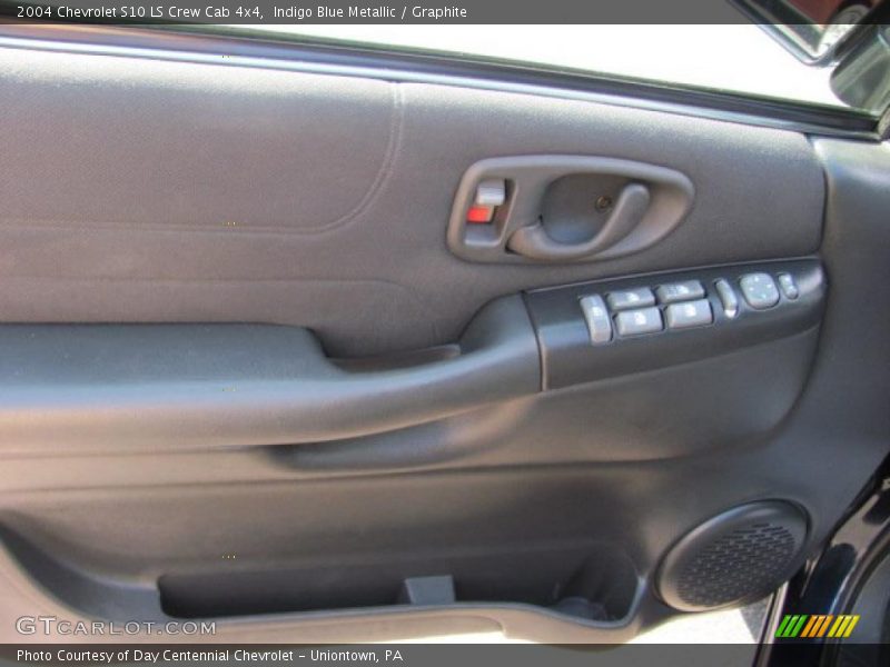 Indigo Blue Metallic / Graphite 2004 Chevrolet S10 LS Crew Cab 4x4