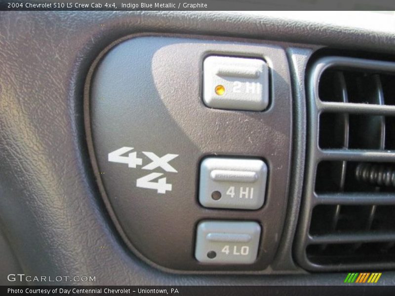 Indigo Blue Metallic / Graphite 2004 Chevrolet S10 LS Crew Cab 4x4