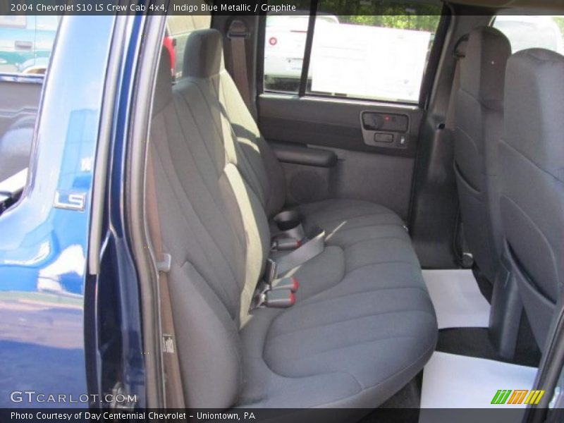 Indigo Blue Metallic / Graphite 2004 Chevrolet S10 LS Crew Cab 4x4