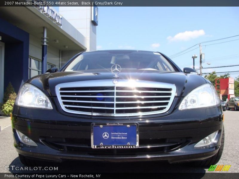 Black / Grey/Dark Grey 2007 Mercedes-Benz S 550 4Matic Sedan