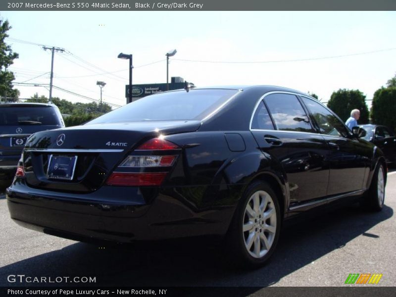 Black / Grey/Dark Grey 2007 Mercedes-Benz S 550 4Matic Sedan