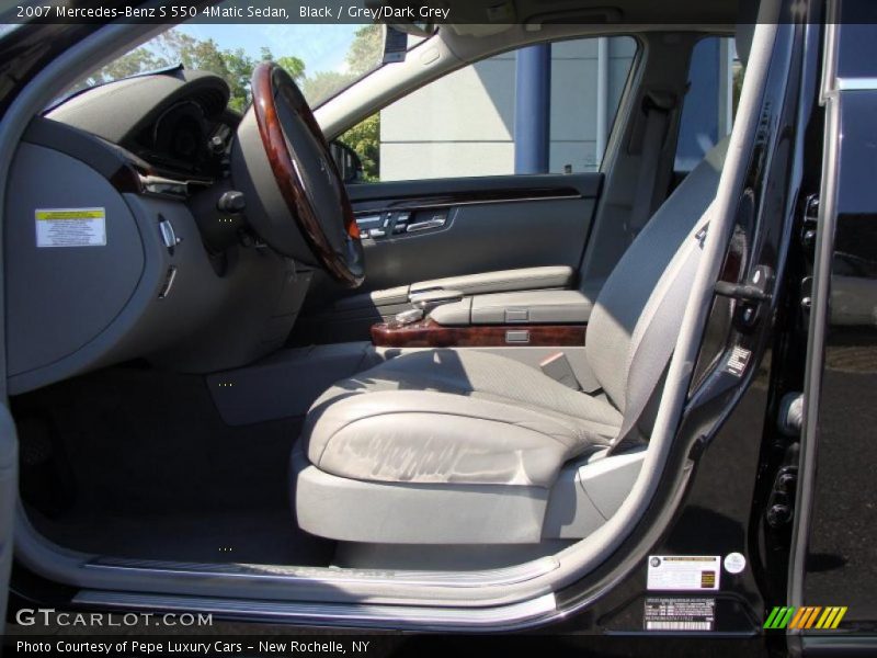 Black / Grey/Dark Grey 2007 Mercedes-Benz S 550 4Matic Sedan