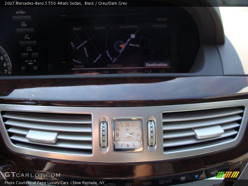 Black / Grey/Dark Grey 2007 Mercedes-Benz S 550 4Matic Sedan