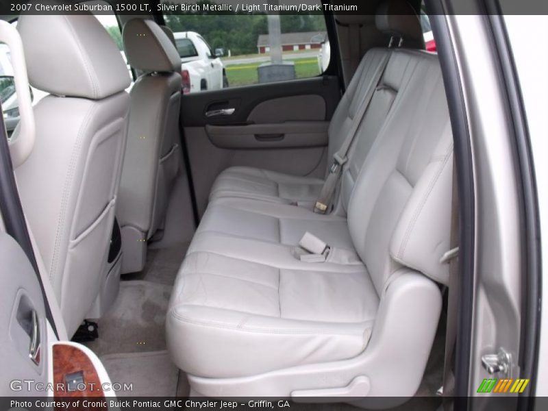 Silver Birch Metallic / Light Titanium/Dark Titanium 2007 Chevrolet Suburban 1500 LT