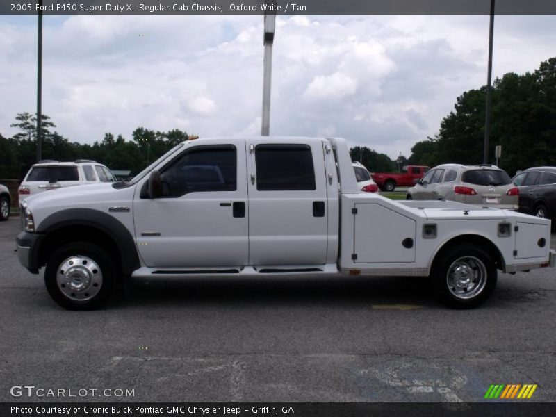 Oxford White / Tan 2005 Ford F450 Super Duty XL Regular Cab Chassis