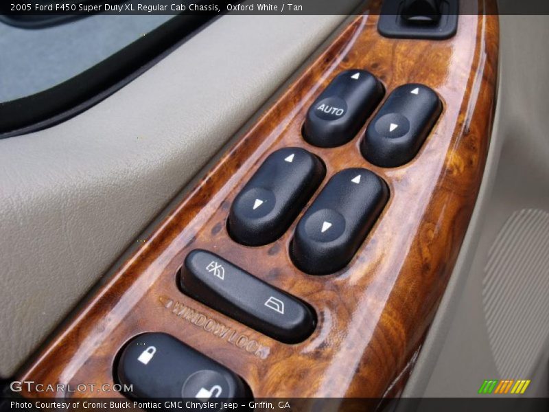 Oxford White / Tan 2005 Ford F450 Super Duty XL Regular Cab Chassis