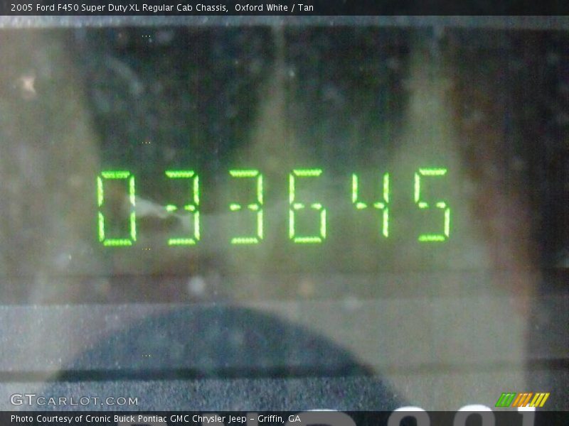 Oxford White / Tan 2005 Ford F450 Super Duty XL Regular Cab Chassis