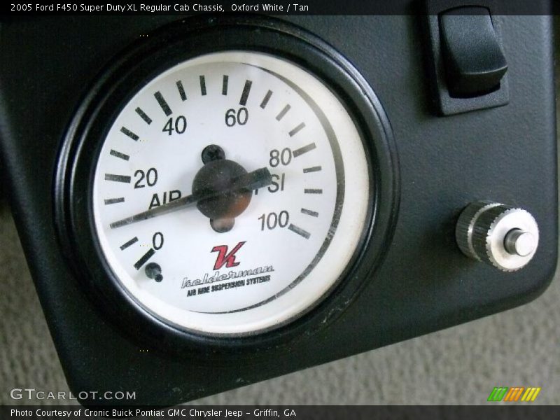 Oxford White / Tan 2005 Ford F450 Super Duty XL Regular Cab Chassis