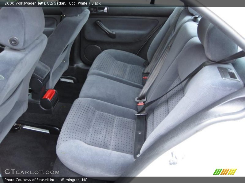 Cool White / Black 2000 Volkswagen Jetta GLS Sedan