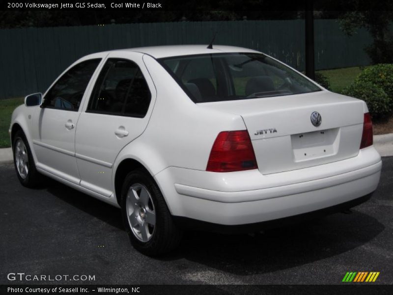 Cool White / Black 2000 Volkswagen Jetta GLS Sedan