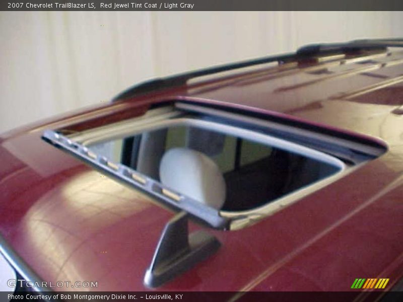 Red Jewel Tint Coat / Light Gray 2007 Chevrolet TrailBlazer LS