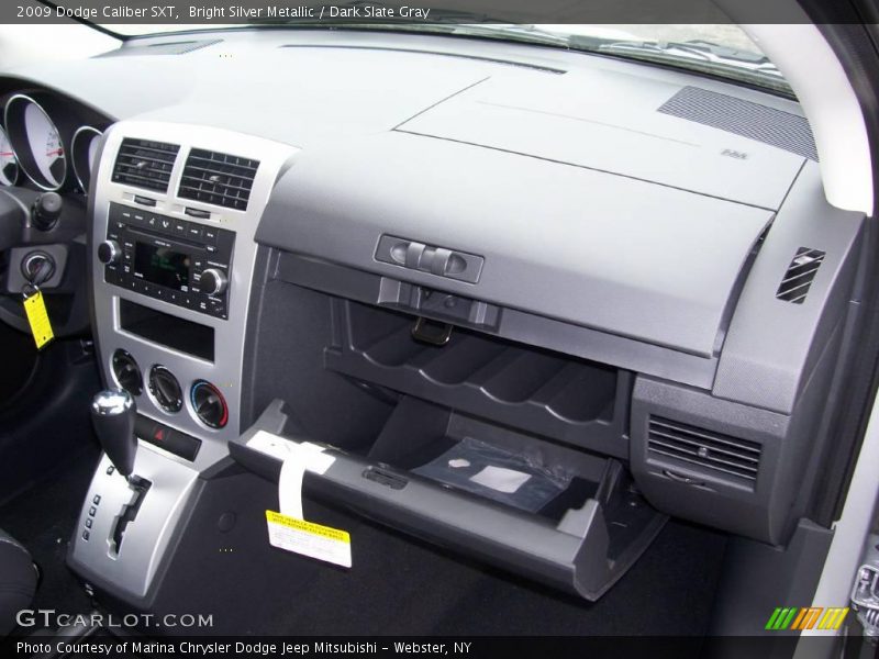 Bright Silver Metallic / Dark Slate Gray 2009 Dodge Caliber SXT