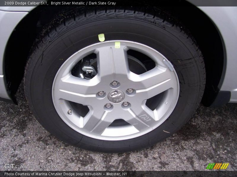 Bright Silver Metallic / Dark Slate Gray 2009 Dodge Caliber SXT