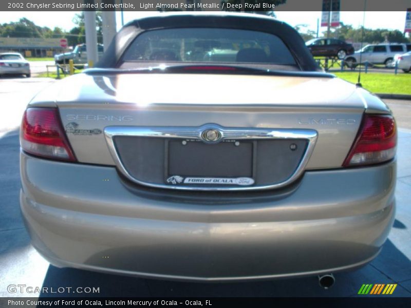 Light Almond Pearl Metallic / Deep Royal Blue 2002 Chrysler Sebring Limited Convertible