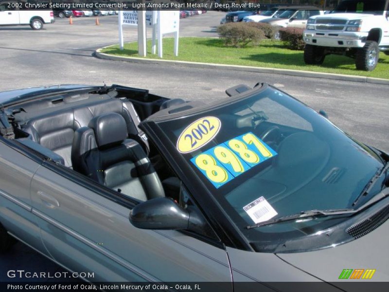 Light Almond Pearl Metallic / Deep Royal Blue 2002 Chrysler Sebring Limited Convertible