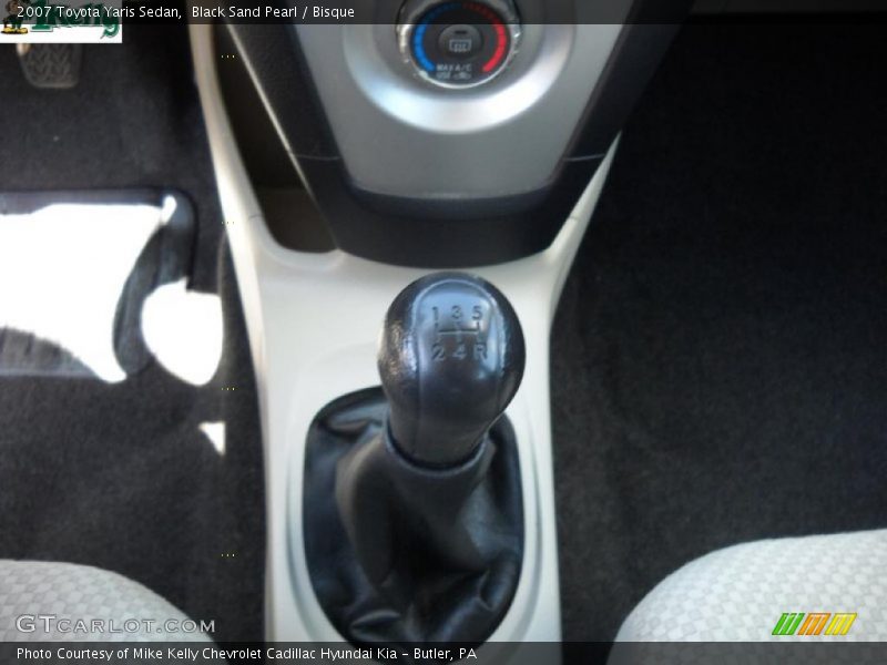 Black Sand Pearl / Bisque 2007 Toyota Yaris Sedan