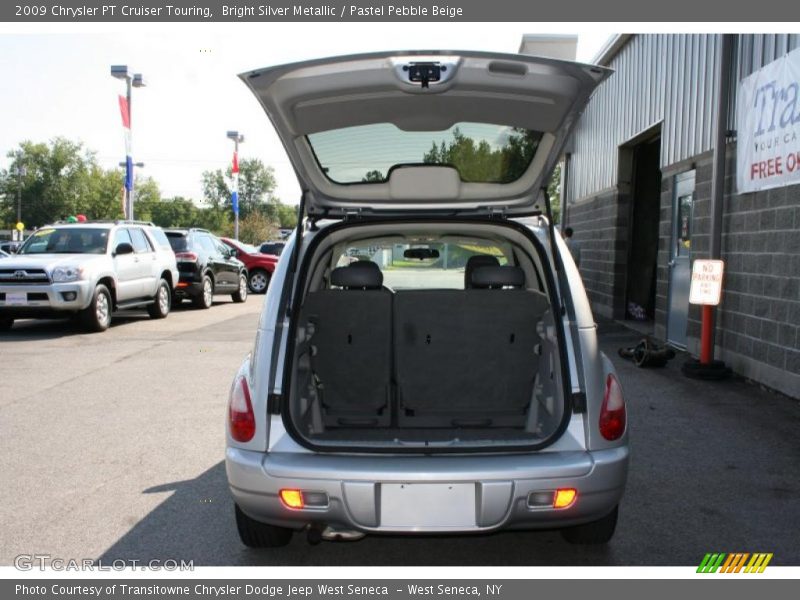 Bright Silver Metallic / Pastel Pebble Beige 2009 Chrysler PT Cruiser Touring