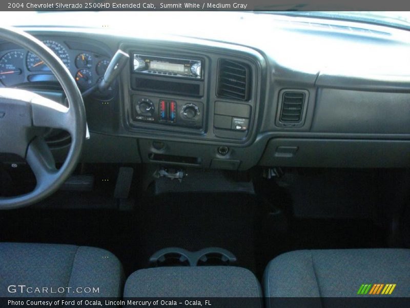Summit White / Medium Gray 2004 Chevrolet Silverado 2500HD Extended Cab