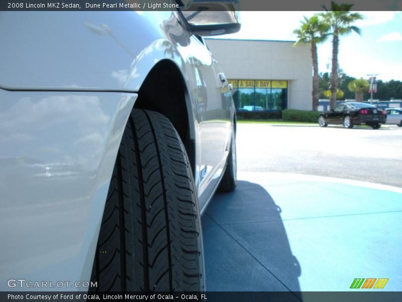 Dune Pearl Metallic / Light Stone 2008 Lincoln MKZ Sedan